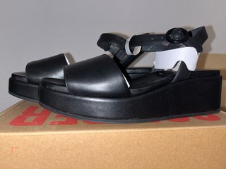 Sandalias Camper Misia negras plataforma T.36