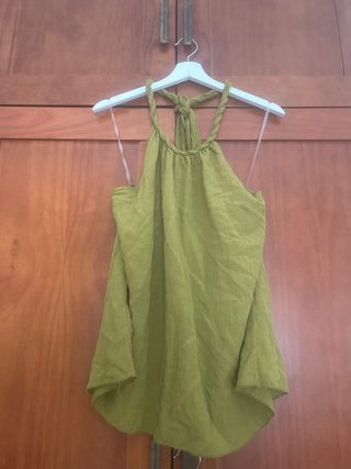 Camisa verde trenzada cuello halter