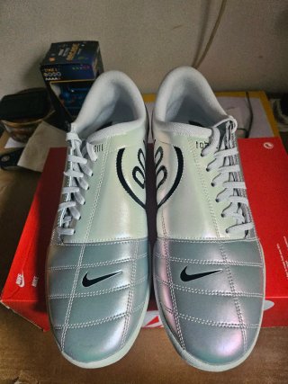 Nike T90