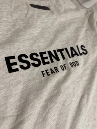 Camiseta Essentials Fear Of God Gris