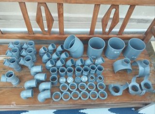 ACCESORIOS DE FONTANERÍA Unas 60 PIEZAS