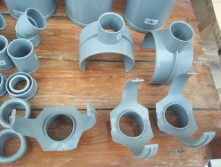 ACCESORIOS DE FONTANERÍA Unas 60 PIEZAS