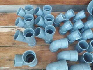 ACCESORIOS DE FONTANERÍA Unas 60 PIEZAS