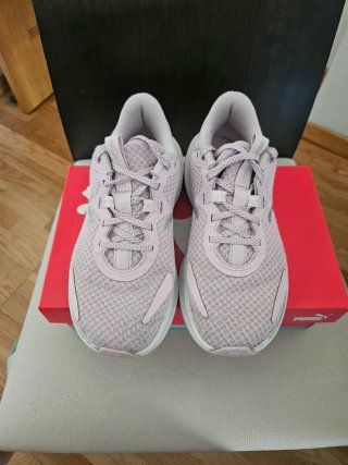 Zapatillas Puma rosas y blancas