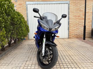Yamaha FZS 600 Fazer Azul