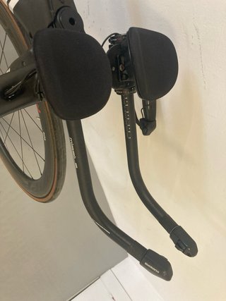 Bicicleta cipollini NKTT con rueda lenticular zipp