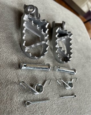 Estriberas para KTM Husqvarna beta NUEVAS
