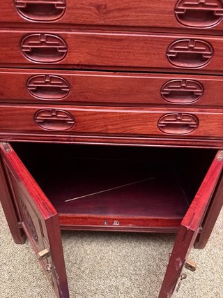 Mueble cubertero de madera y metal