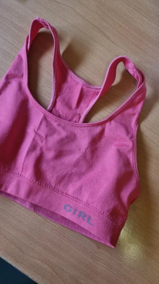 Top deportivo rosa