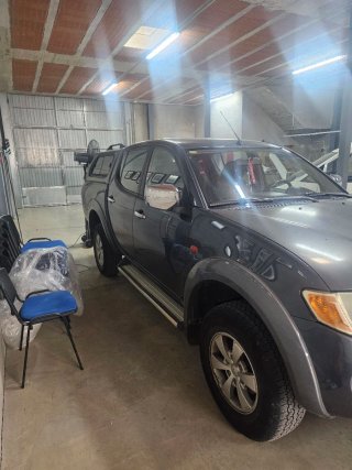 Mitsubishi l200 2009