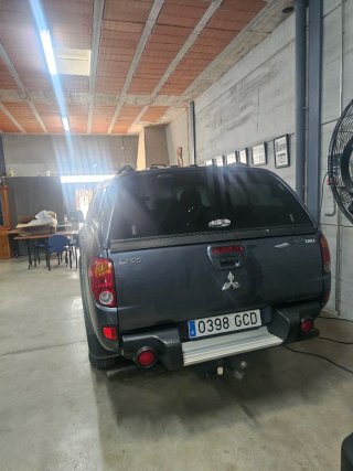 Mitsubishi l200 2009