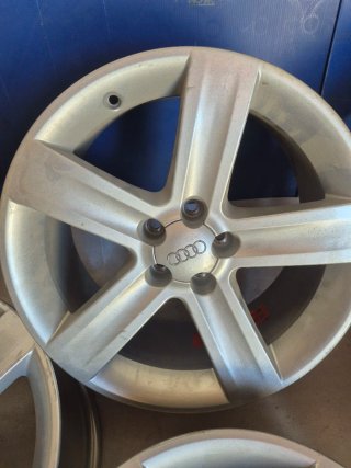 Juego 5 llantas Audi. NUEVAS.