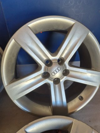 Juego 5 llantas Audi. NUEVAS.