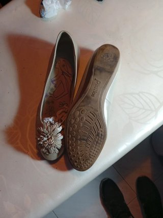 Manoletinas marca pitillos doradas talla 41