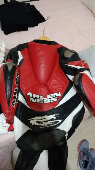 Mono Arlen Ness.piel de canguro mucho elástico.