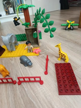 4 conjuntos lego duplo.