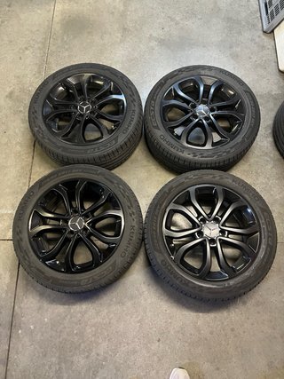 Llantas Mercedes originales 17” 4 neumáticos nuevo
