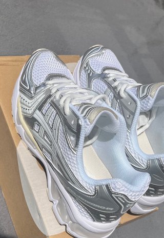 Asics Gel Kayano 14 Plata/Blanco