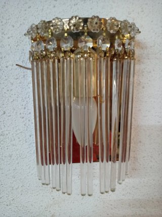 Apliques de pared de cristal y metal dorado