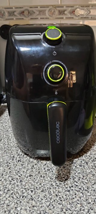 Freidora de aire Cecotec negra