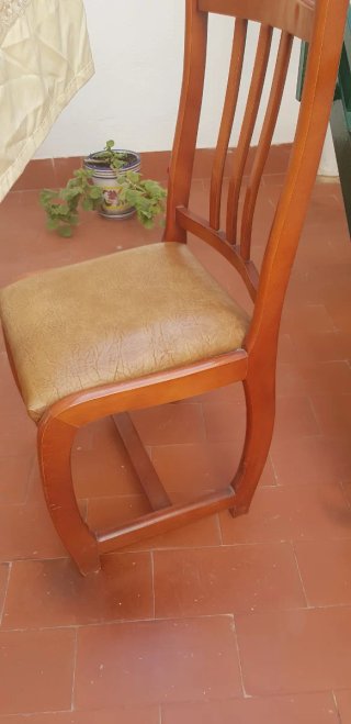 Sillas de madera tapizadas