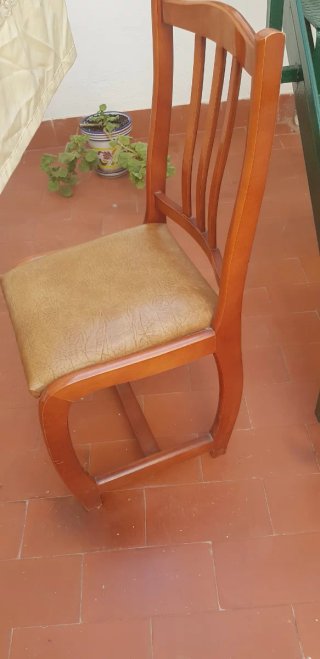 Sillas de madera tapizadas