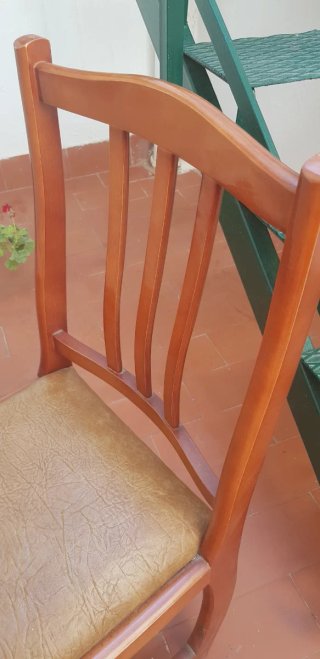 Sillas de madera tapizadas