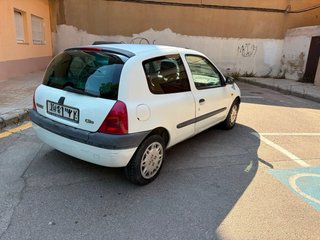 Renault Clio 2000