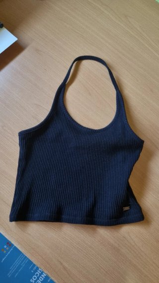 Top negro canalé halter