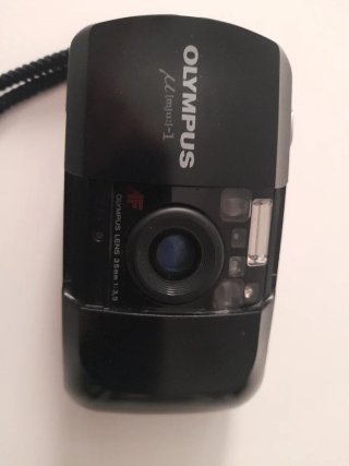 Cámara Olympus con funda