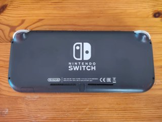 Nintendo Switch Lite Gris + Funda + Cargador