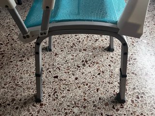 Silla de ducha antideslizante para mayores