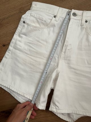 Bermuda Uniqlo blanca (t.24)
