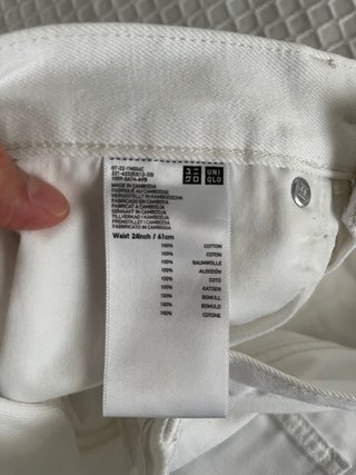 Bermuda Uniqlo blanca (t.24)