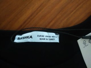 Top Bershka nero con strass molto bello