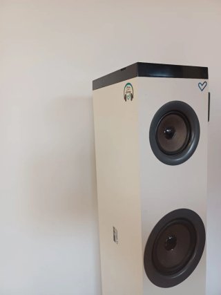 Torre Altavoz Energy Sistem color blanco.