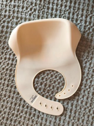 Babero Snoopy Zara Home Silicona Rígido