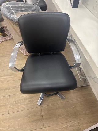 Sillón de peluquería negro
