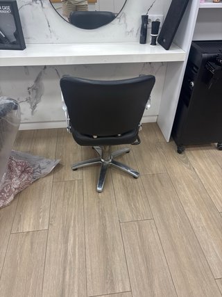 Sillón de peluquería negro