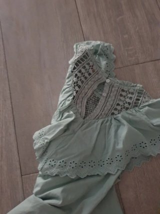 Blusa Salsa verde con encaje