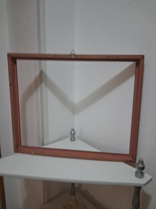 Cornice in legno dorato da sistemare