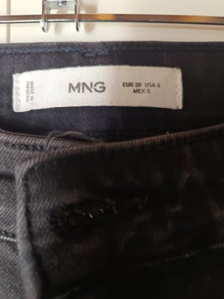 Pantalón vaquero Mango negro