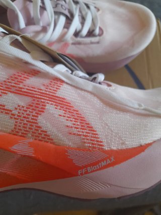 Zapatillas Asics Novablast 5 talla 38