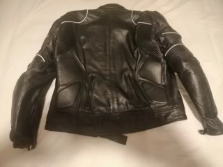 Mono moto 2 Piezas  y ropa térmica marca"Goyamoto"