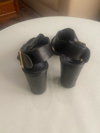 Sandalias de tacón negras Cortefiel