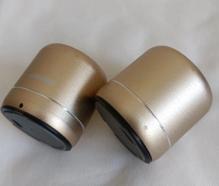 Mini Altavoces Portátiles Daewoo Dorados funcionan