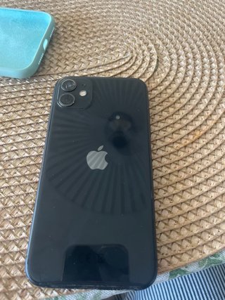 iPhone 11 con cámara trasera rota