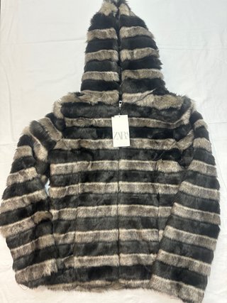 Abrigo Zara Pelo Sintético con Capucha