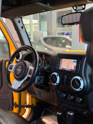 Jeep Wrangler Sahara