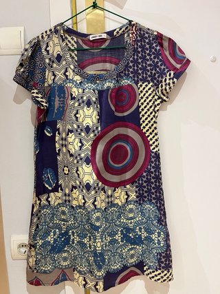 Vestido corto estampado diseño